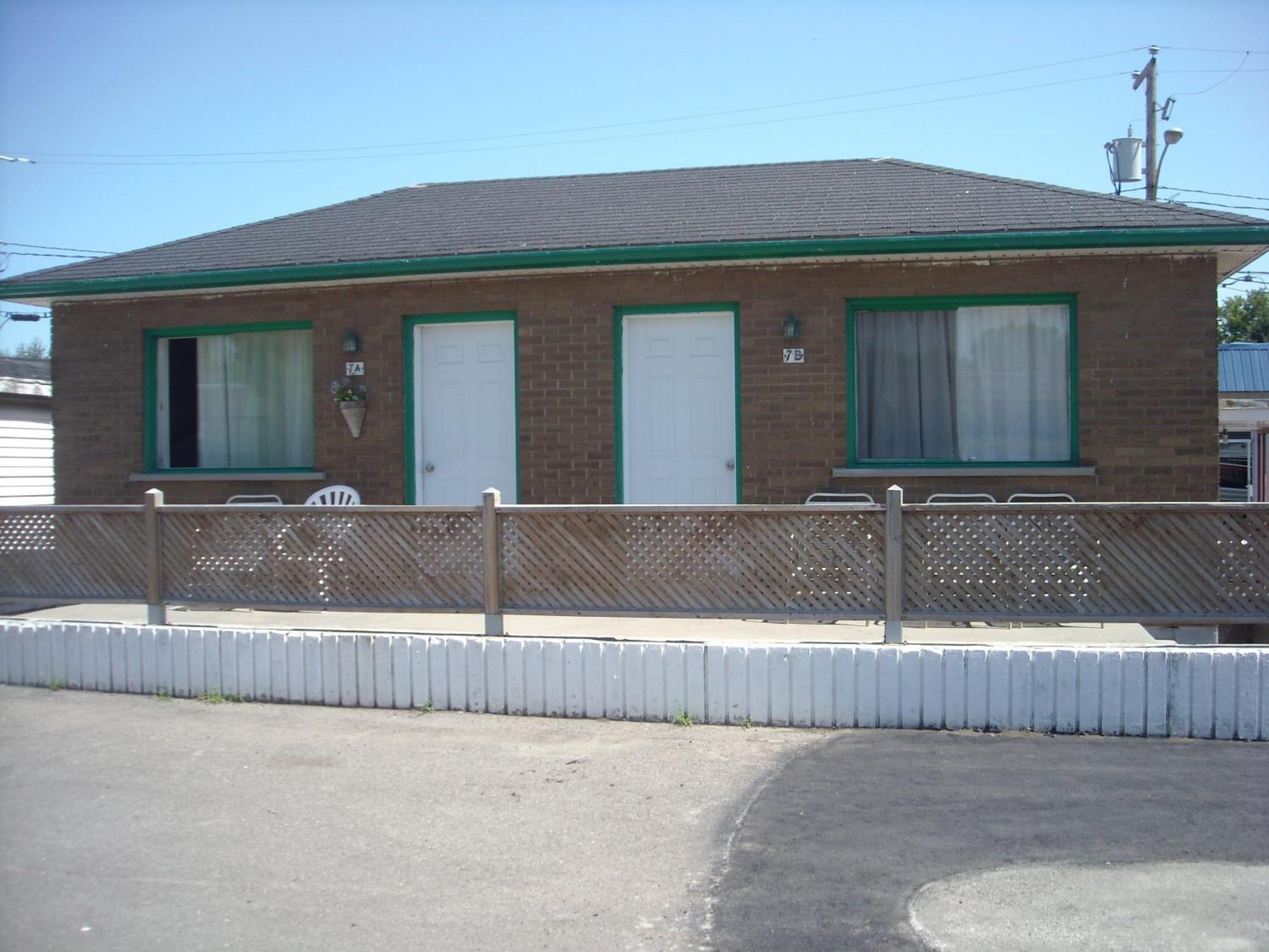 Motel Montreal Notre-Dame-de-l'Ile-Perrot Ngoại thất bức ảnh