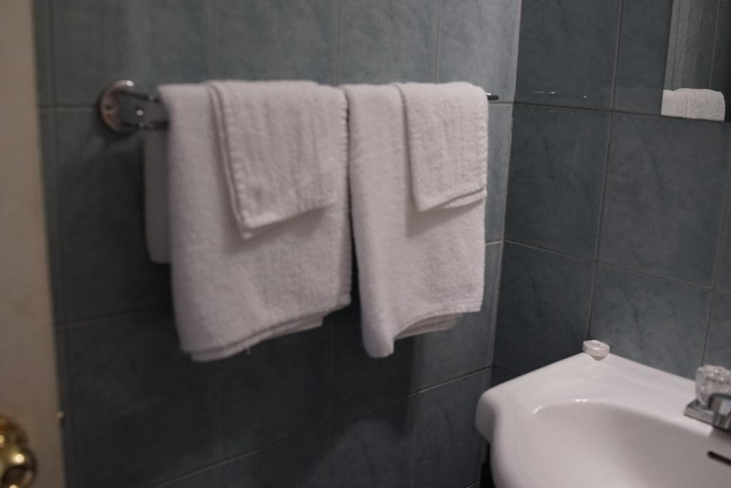 Motel Montreal Notre-Dame-de-l'Ile-Perrot Ngoại thất bức ảnh
