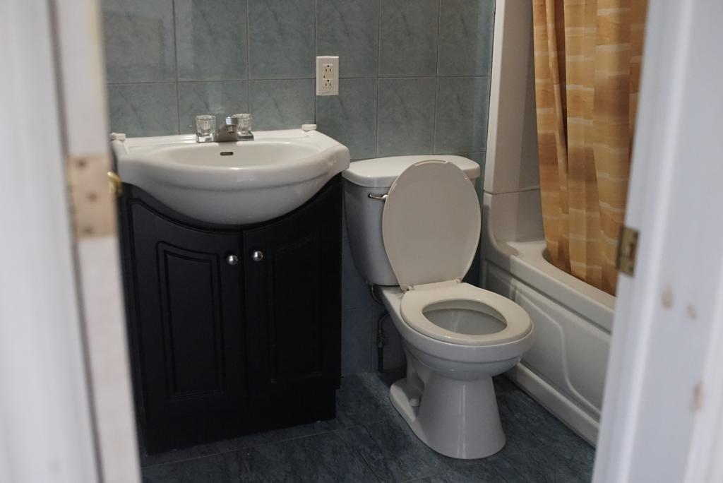 Motel Montreal Notre-Dame-de-l'Ile-Perrot Ngoại thất bức ảnh