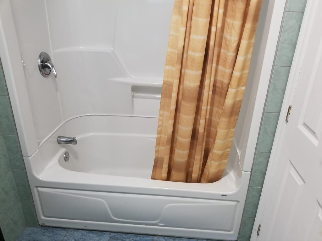Motel Montreal Notre-Dame-de-l'Ile-Perrot Ngoại thất bức ảnh