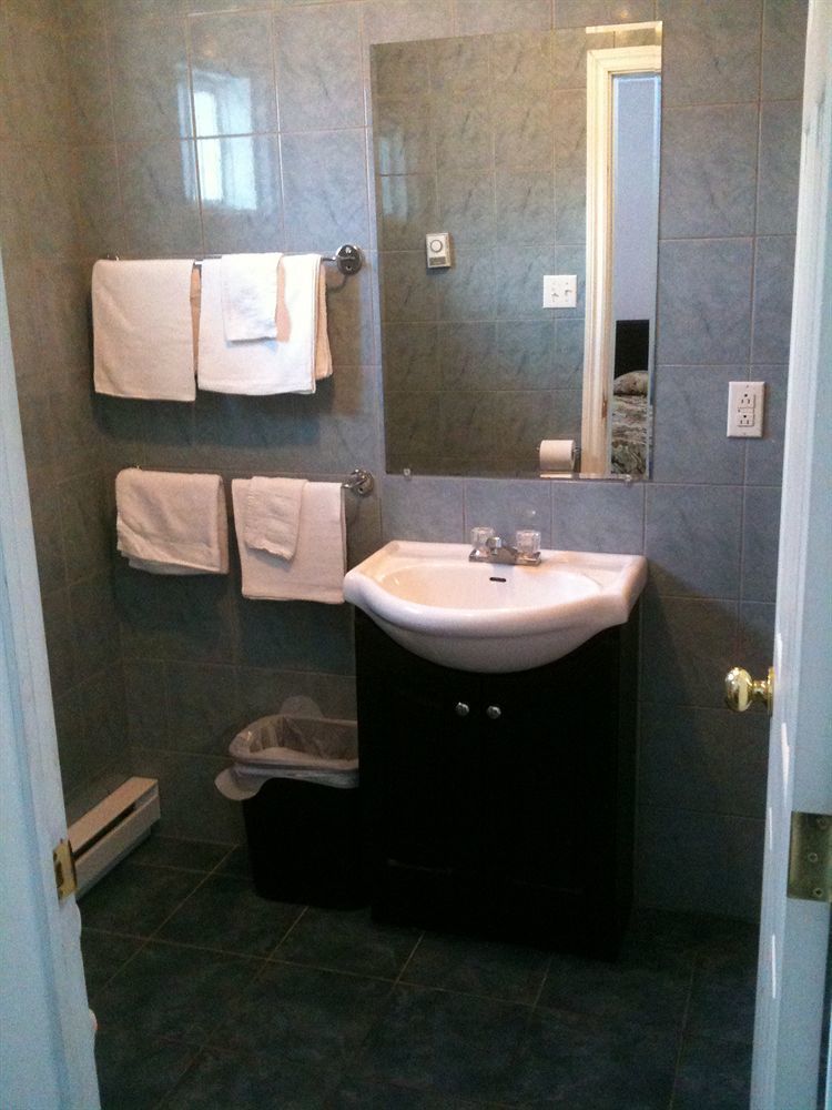 Motel Montreal Notre-Dame-de-l'Ile-Perrot Ngoại thất bức ảnh
