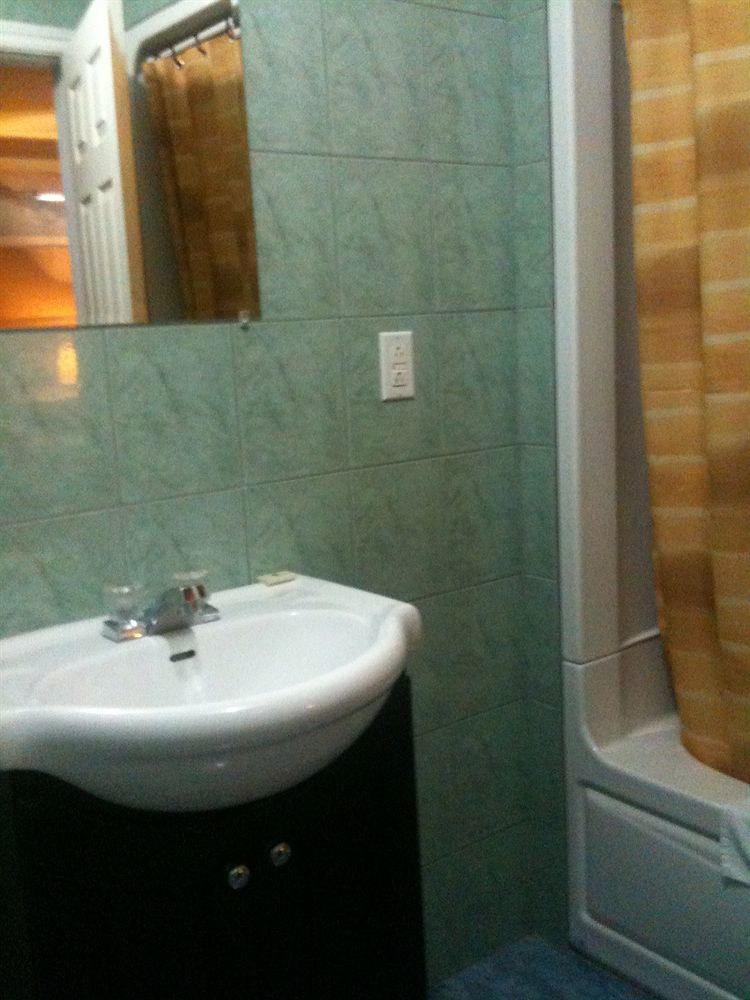 Motel Montreal Notre-Dame-de-l'Ile-Perrot Ngoại thất bức ảnh
