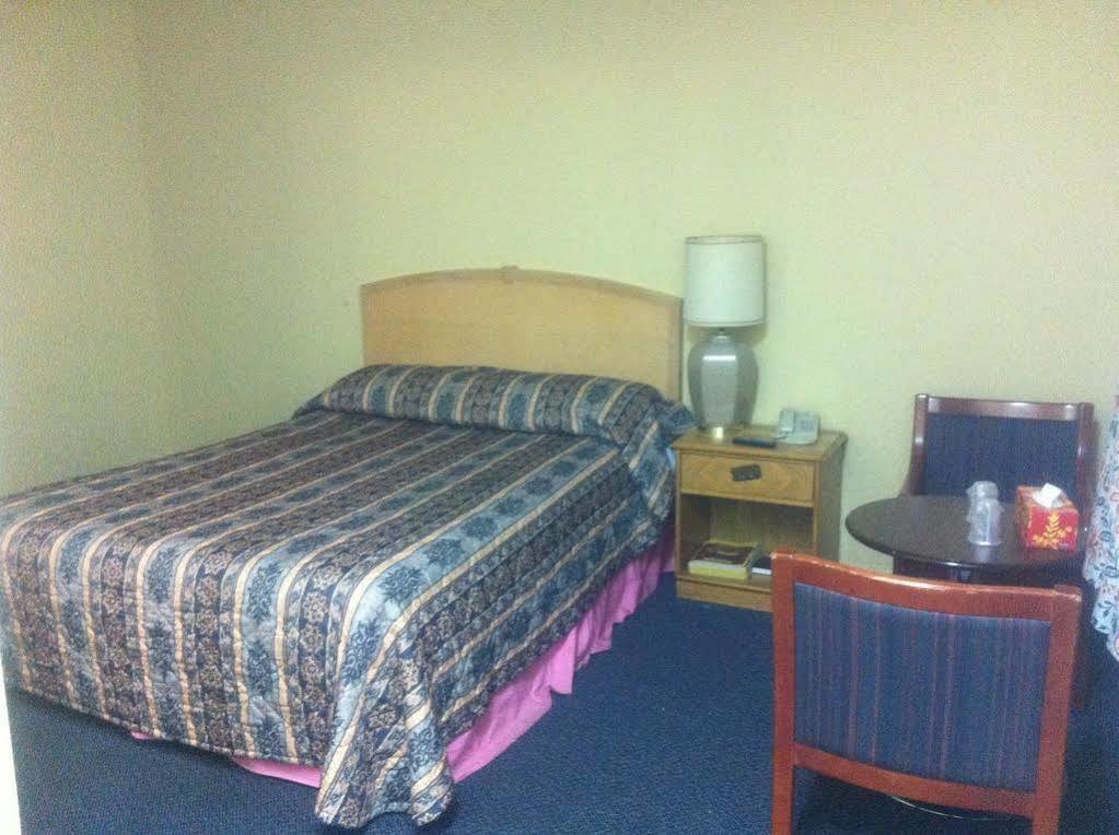 Motel Montreal Notre-Dame-de-l'Ile-Perrot Ngoại thất bức ảnh